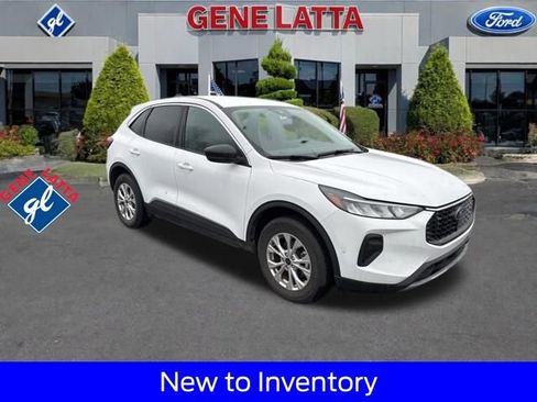 Used 2023 Ford Escape Active image 1