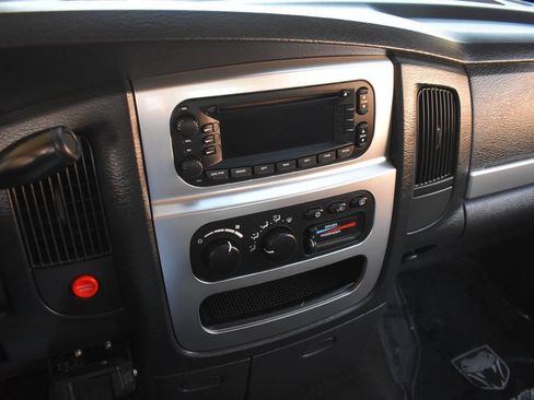 Used 2005 Dodge Ram 1500 Truck Base 4dr Quad Cab RWD SB image 34