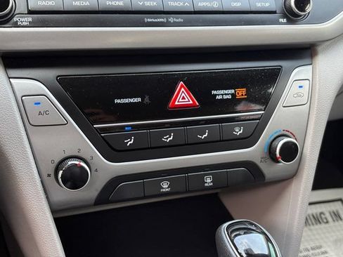 Used 2018 Hyundai Elantra SEL FWD image 25