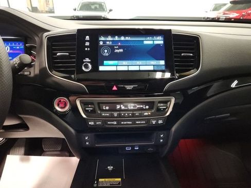 Used 2025 Honda Passport Black Edition image 14