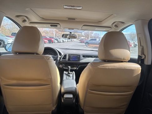 Used 2017 Honda HR-V EX image 14