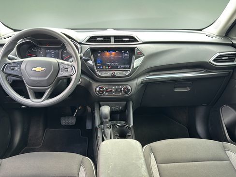 Used 2023 Chevrolet TrailBlazer LT w/ Convenience Package AWD/4WD image 9