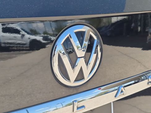 Used 2018 Volkswagen Atlas SEL FWD image 12