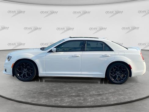 Used 2019 Chrysler 300 S w/ S Model Appearance Package RWD image 4