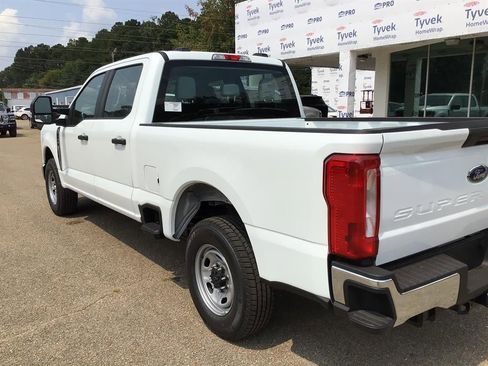 New 2025 Ford F250 XL w/ XL Chrome Package image 16