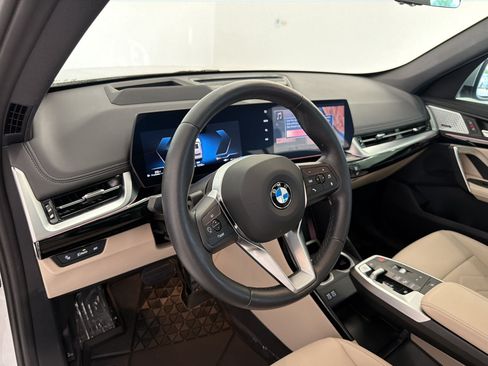 Used 2024 BMW X1 xDrive28i w/ Premium Package AWD/4WD image 4