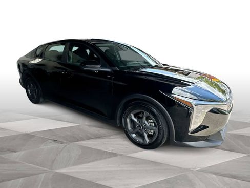 Used 2025 Kia K4 FWD image 2