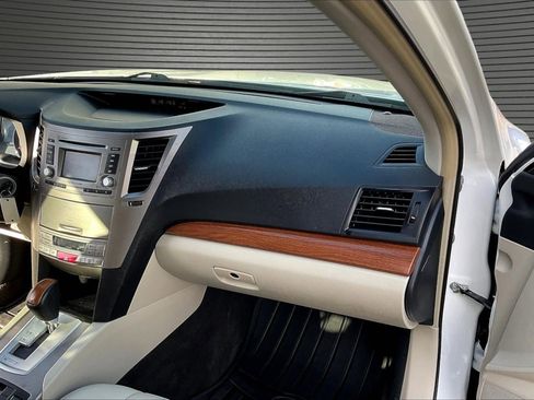 Used 2013 Subaru Outback 2.5i Limited image 24