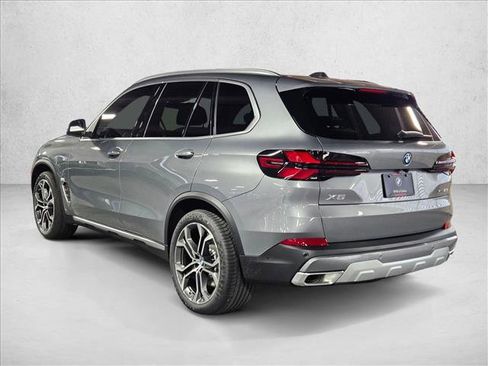 New 2026 BMW X5 xDrive50e w/ Climate Comfort Package image 8