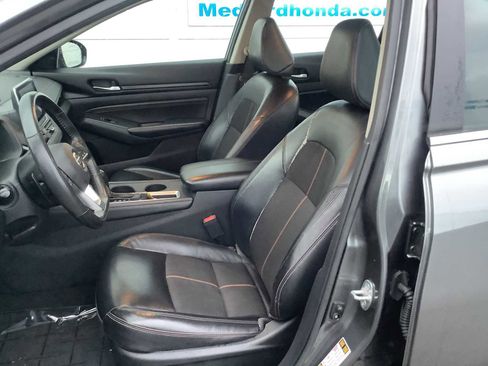 Used 2022 Nissan Altima 2.5 SR FWD image 11