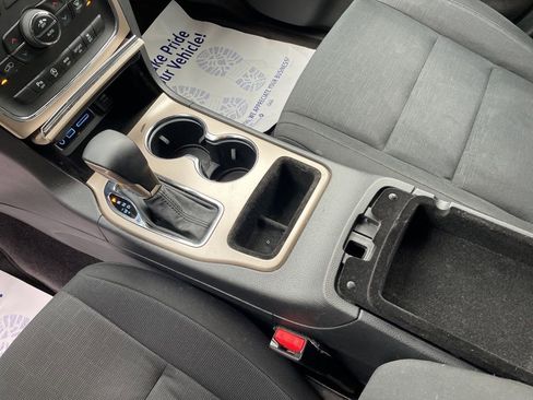 Used 2017 Jeep Grand Cherokee Laredo w/ Quick Order Package 23E image 9