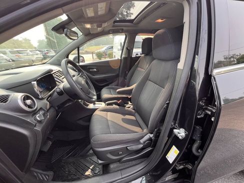 Used 2016 Chevrolet Trax LT w/ LT Sun and Sound Package AWD/4WD image 13