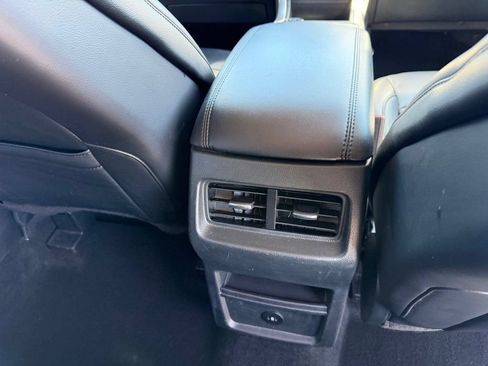 Used 2024 Ford Edge SEL AWD/4WD image 19