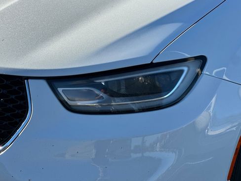 Used 2022 Chrysler Pacifica Touring-L FWD image 50