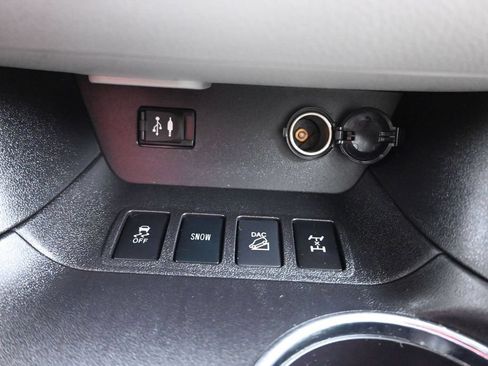 Used 2016 Toyota Highlander Limited w/ Driver Technology Package AWD/4WD image 22
