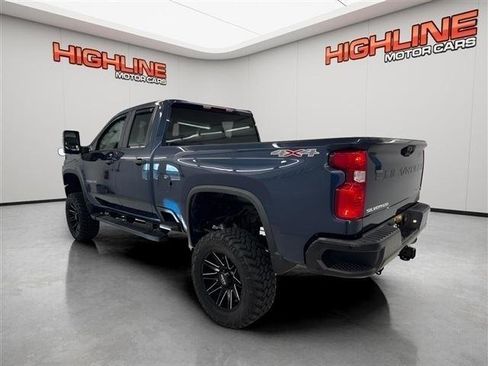 Used 2023 Chevrolet Silverado 2500 Custom w/ Custom Convenience Package AWD/4WD image 7