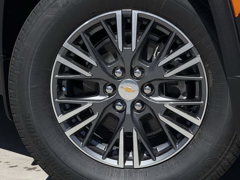 New 2026 Chevrolet Traverse LT image 9