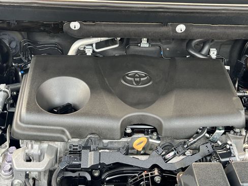 Used 2025 Toyota RAV4 XLE AWD/4WD image 29