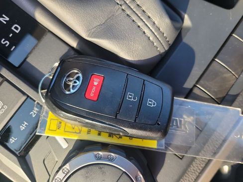 Certified 2025 Toyota Tacoma TRD Sport image 37