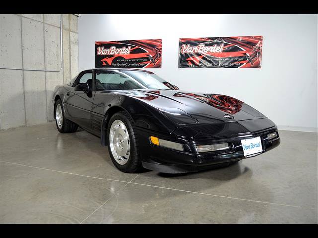 Used 1994 Chevrolet Corvette Coupe RWD image 2