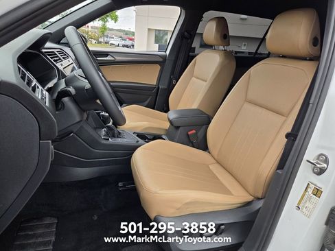 Used 2024 Volkswagen Tiguan SE FWD image 9