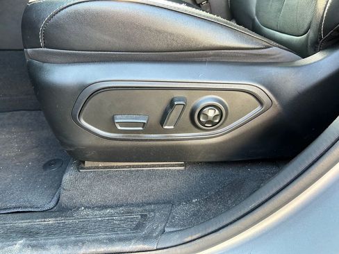 Used 2023 Jeep Grand Cherokee L Laredo image 21