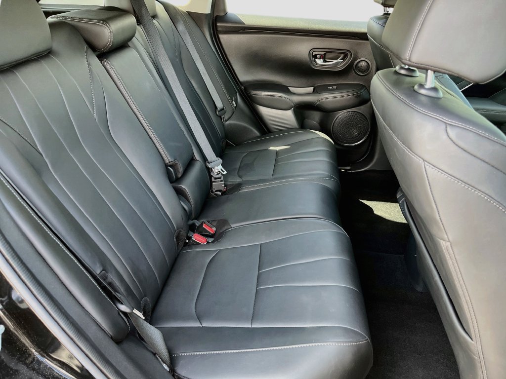 Used 2025 Acura ADX FWD image 27