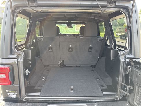 Used 2021 Jeep Wrangler Unlimited Sport AWD/4WD image 33