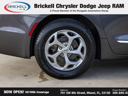 Used 2022 Chrysler Pacifica Limited image 34