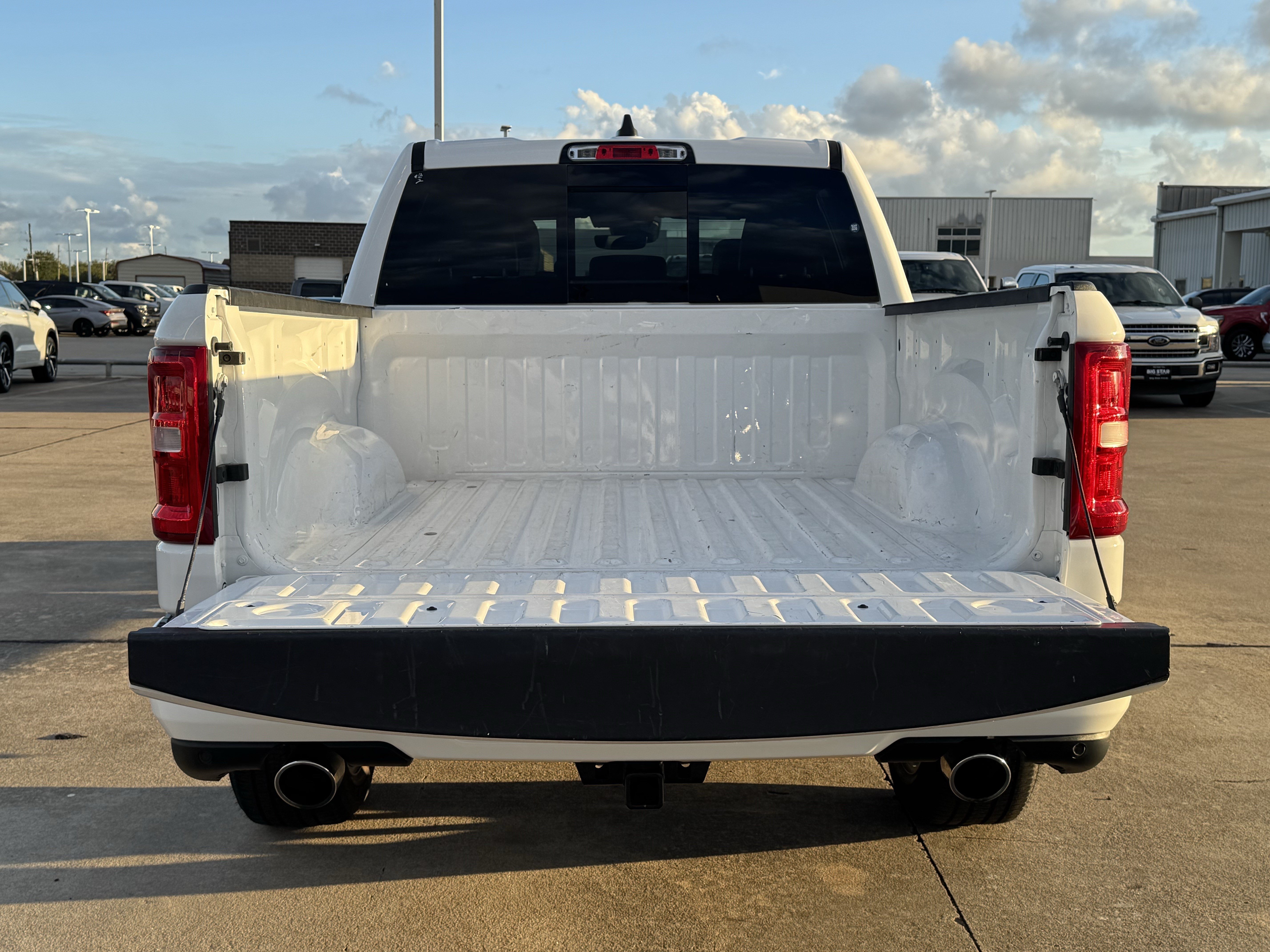 Used 2025 RAM 1500 Laramie w/ Sport Appearance Package AWD/4WD image 33
