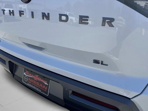 New 2026 Nissan Pathfinder SL image 21