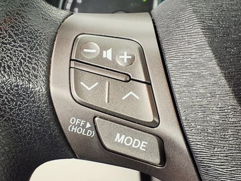 Used 2012 Toyota Venza LE w/ LE Convenience Pkg FWD image 16