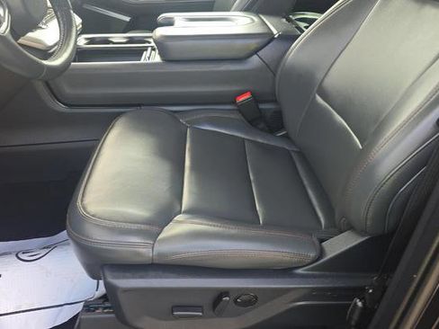 Used 2025 Ford Expedition Active image 5