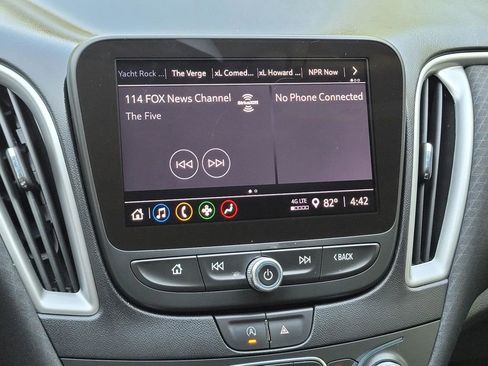 Used 2022 Chevrolet Malibu LT image 13