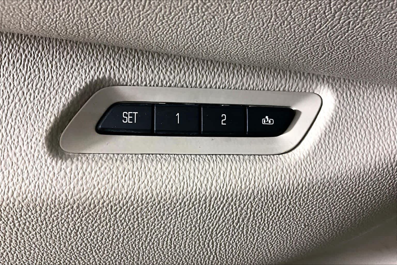 Used 2015 Cadillac Escalade ESV 2WD image 32