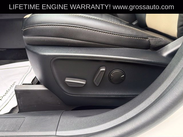 Used 2022 Ford Escape Titanium w/ Titanium Elite Package AWD/4WD image 11