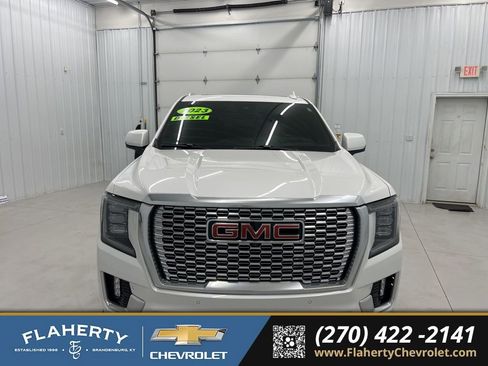 Used 2023 GMC Yukon XL Denali image 7