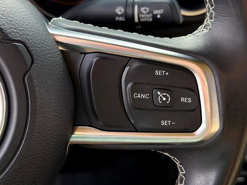 Used 2019 Jeep Wrangler Unlimited Sahara image 20