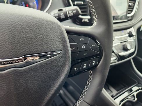 New 2026 Chrysler Pacifica Limited w/ S Appearance Package FWD image 24