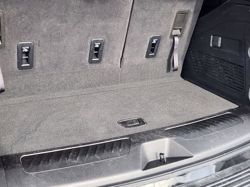 Used 2025 Chevrolet Tahoe LT image 18