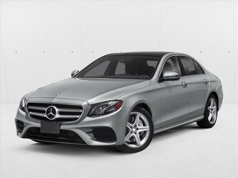 Used 2018 Mercedes-Benz E 300 4MATIC image 1