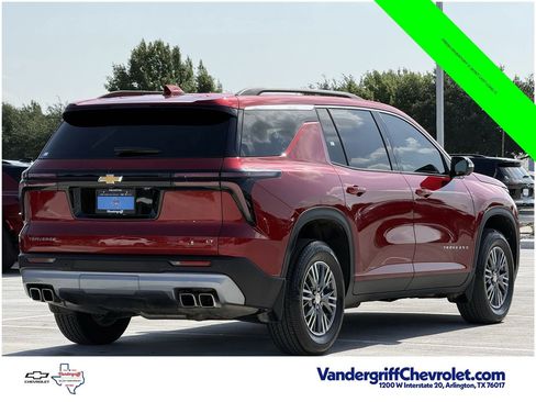 Used 2024 Chevrolet Traverse LT w/ LPO, Floor Liner Package FWD image 4