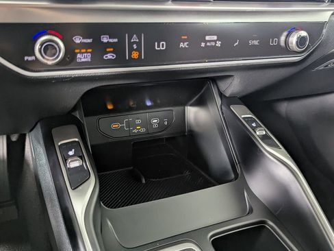 New 2026 Kia Sorento S w/ S Panoramic Sunroof Package image 22