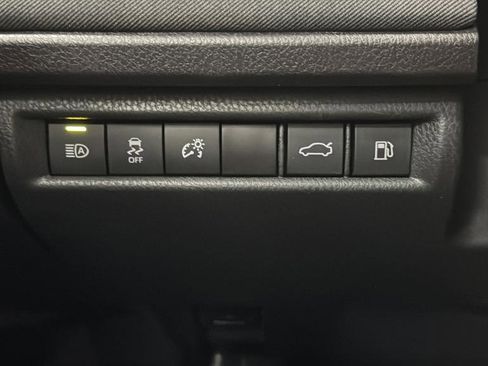 Used 2025 Toyota Camry LE FWD image 33