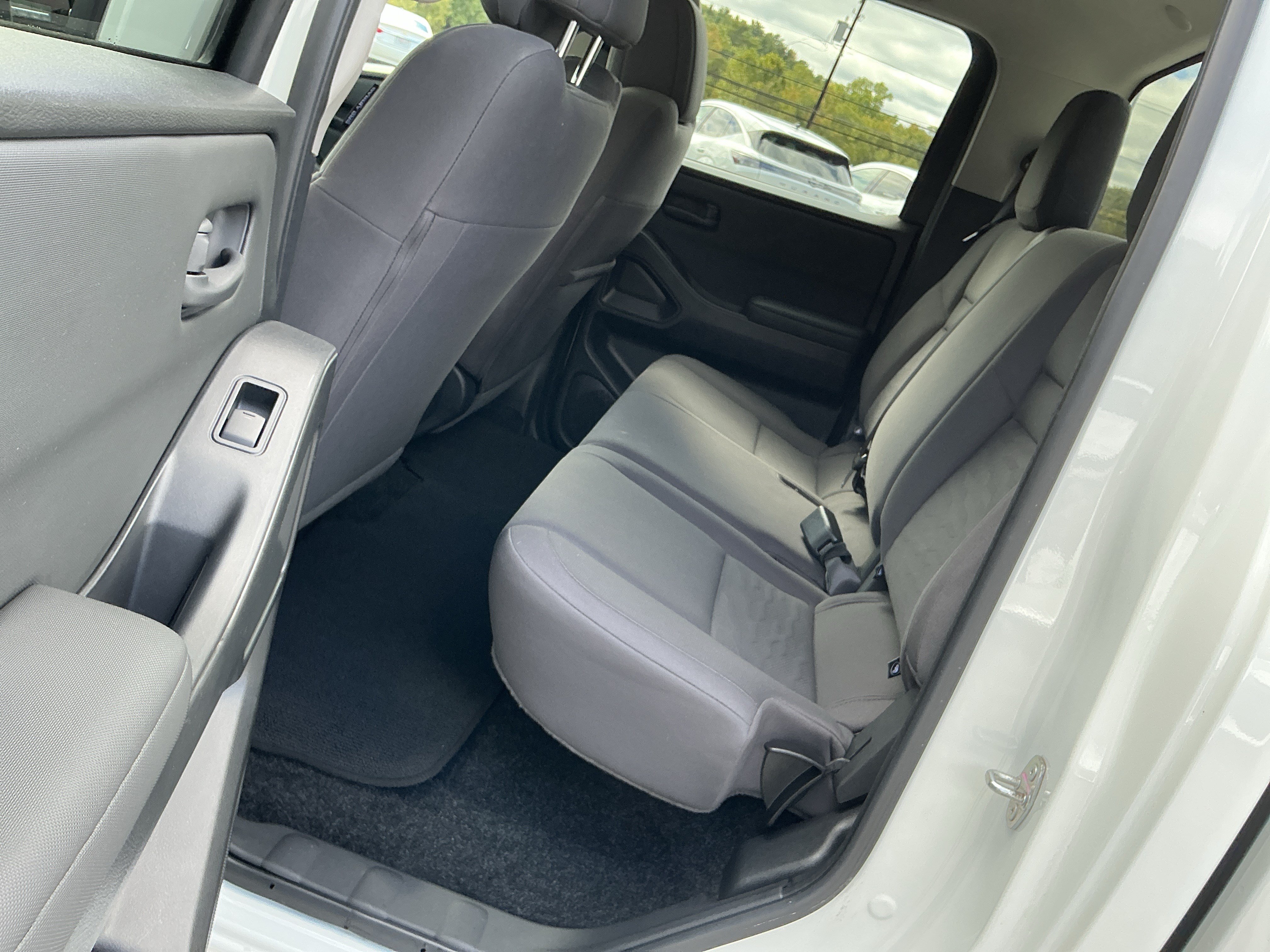 Used 2024 Nissan Frontier S AWD/4WD image 16
