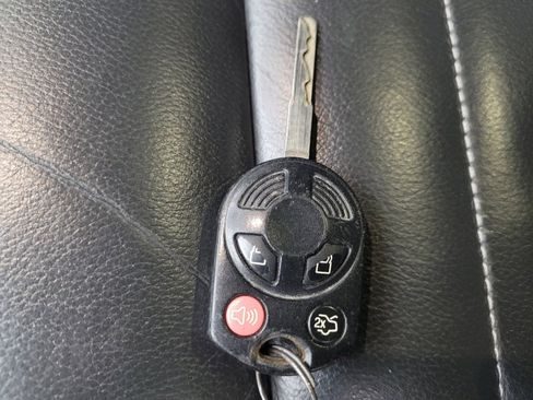 Used 2016 Ford Escape SE w/ SE Leather Comfort Package AWD/4WD image 32