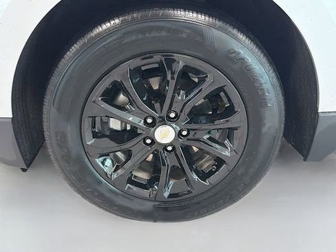 Used 2018 Chevrolet Equinox LT image 25