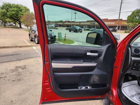 Used 2015 Toyota Tundra SR5 w/ SR5 Upgrade Package image 9
