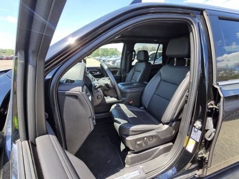 Used 2024 Chevrolet Tahoe LT w/ LT Signature Package AWD/4WD image 6