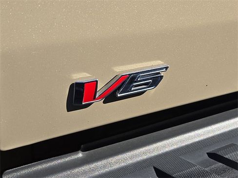 Used 2022 GMC Canyon AT4 image 9